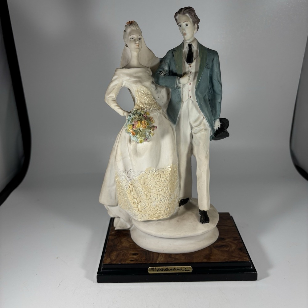 Vintage Serie Valentino Wedding Couple‎ Bride Groom Figurine by Miriam Italy